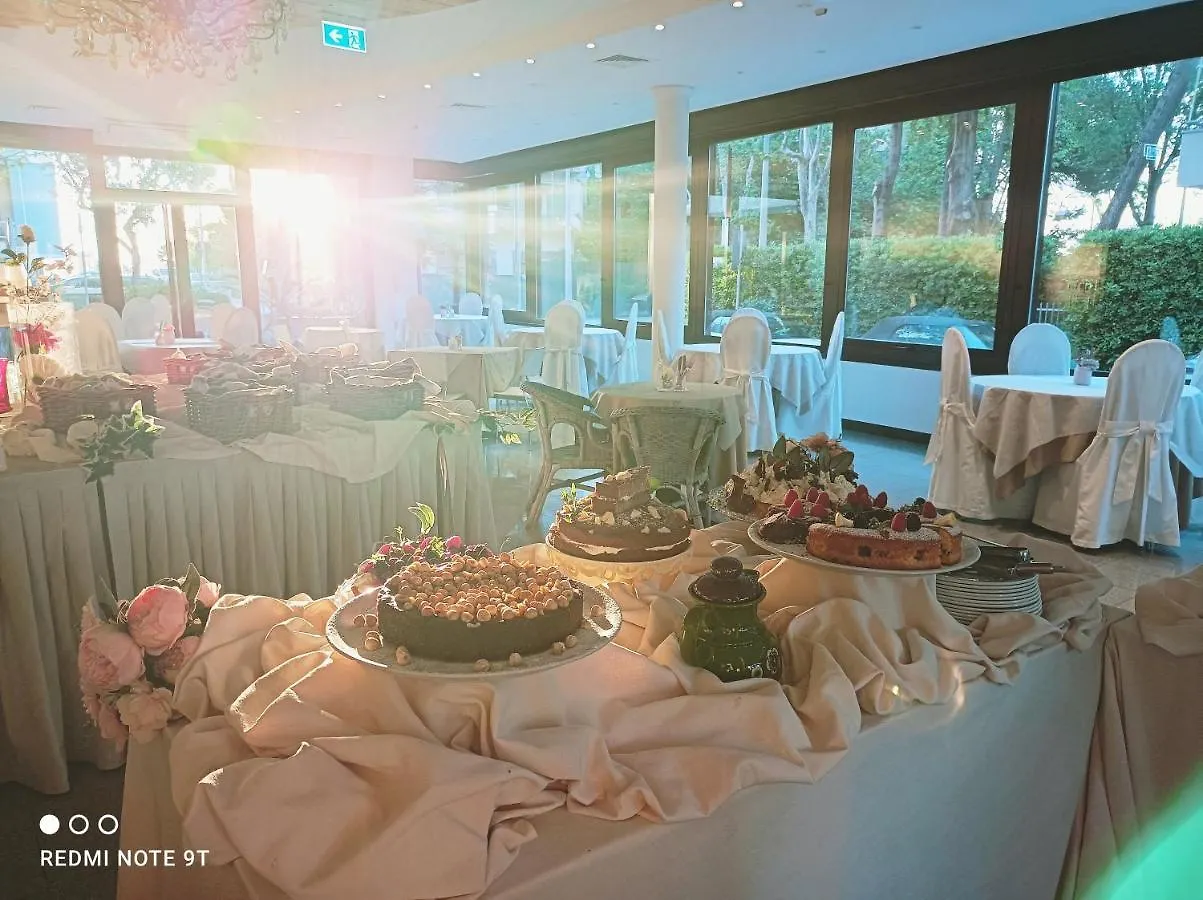 Hotel Garisenda B&B - In Centro A Riccione - 3*,