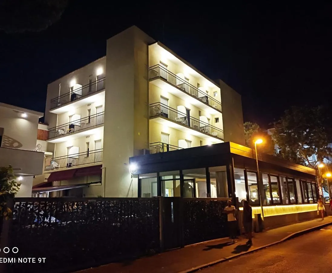 Hotel Garisenda B&B - In Centro A Riccione - Italy