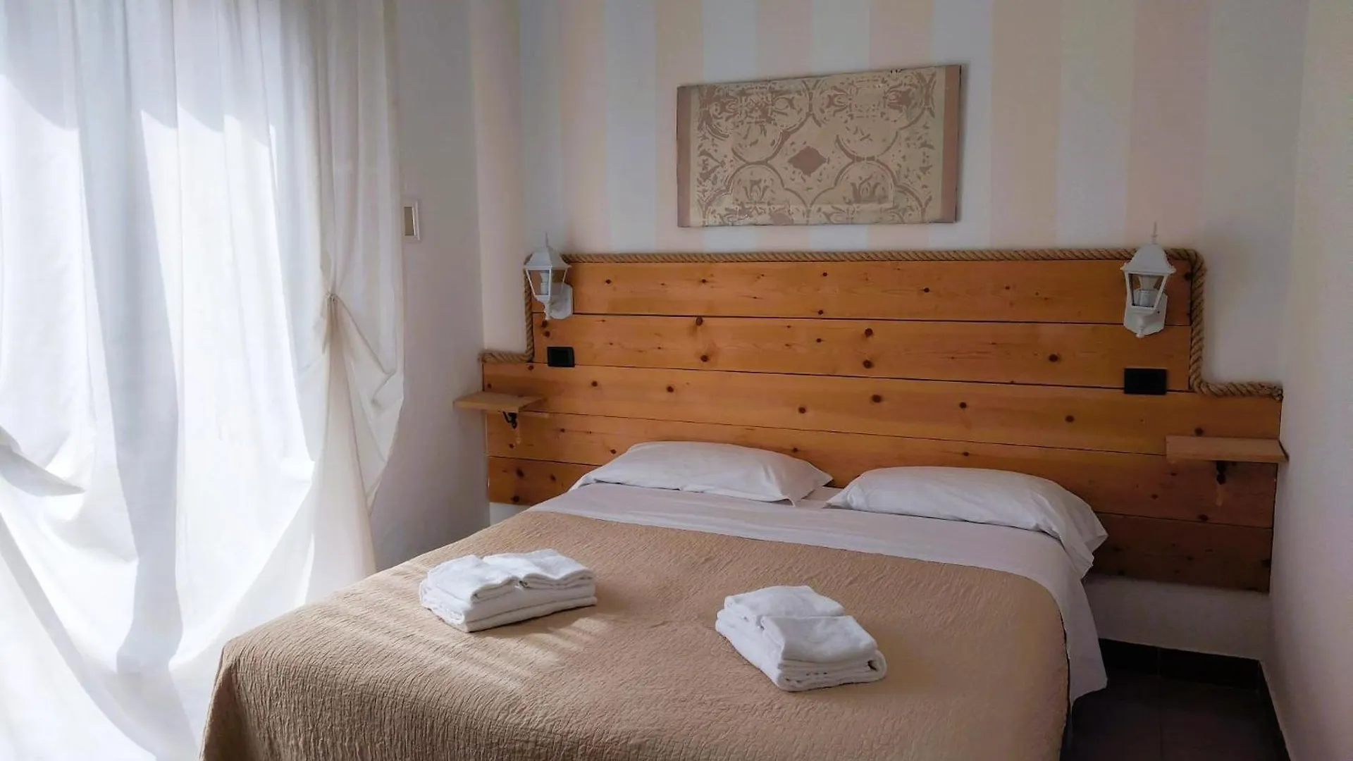 Hotel Garisenda B&B - In Centro A Riccione - Italy