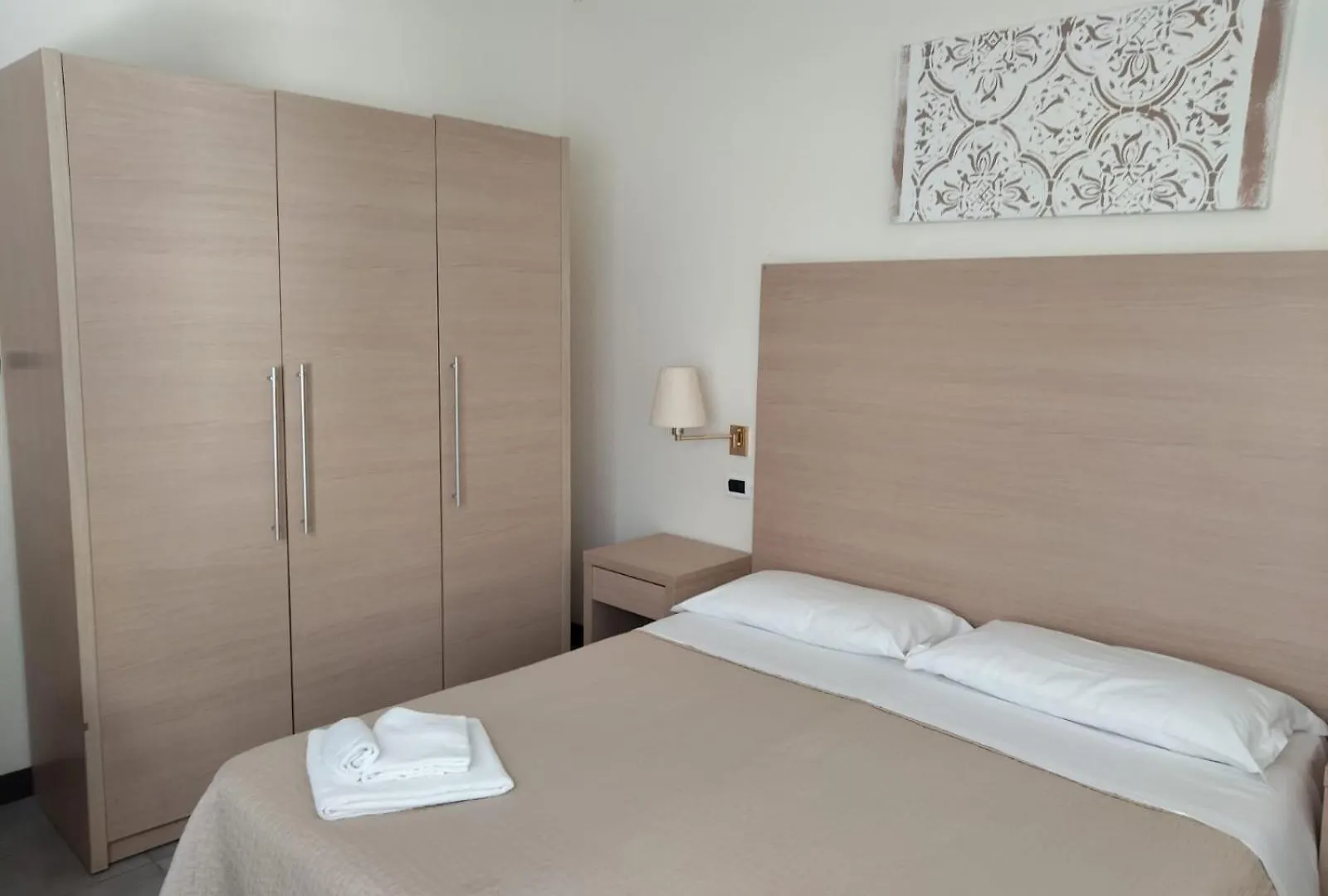 Hotel Garisenda B&B - In Centro A Riccione -