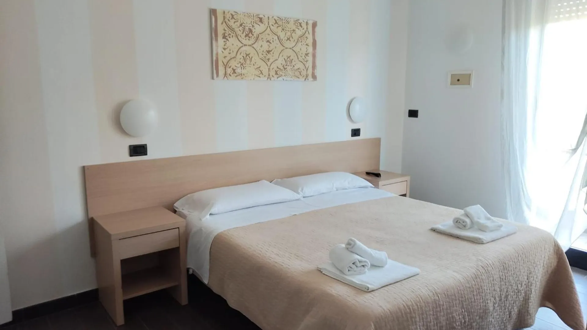Hotel Garisenda B&B - In Centro A Riccione -