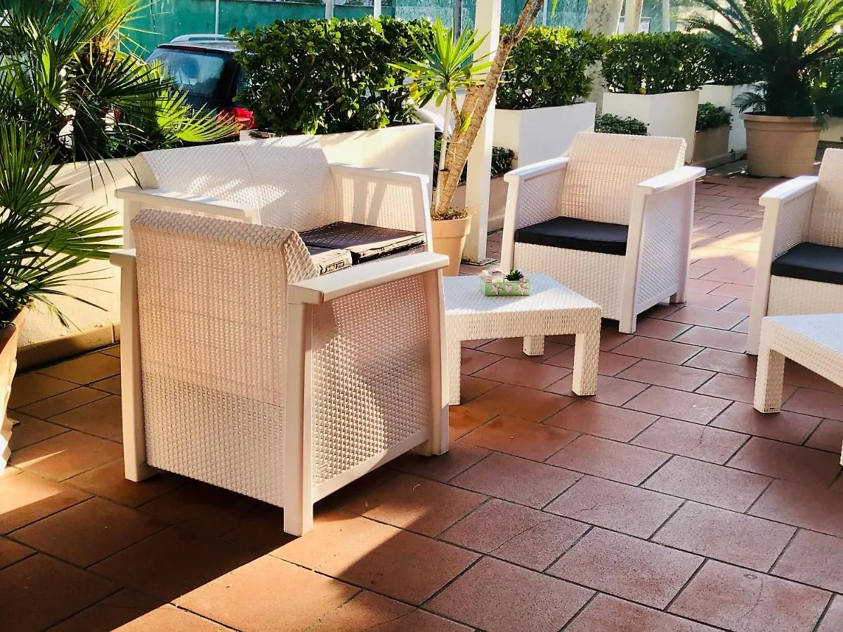 Hotel Garisenda B&B - In Centro A Riccione -