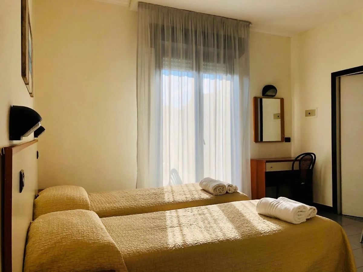 Hotel Garisenda B&B - In Centro A Riccione -